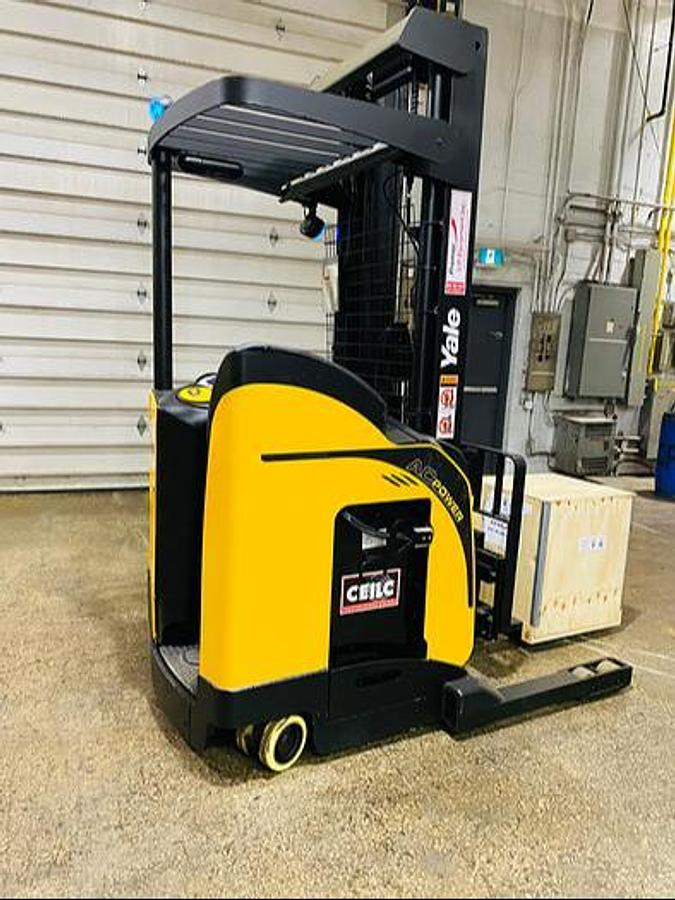 2018 Yale NDR035EB CSA deep reach forklift Brampton 3500 lb 266” triple mast pantograph freezer-compatible export-certified