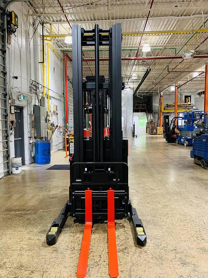 front view of mast, load backrest, forks and side shift