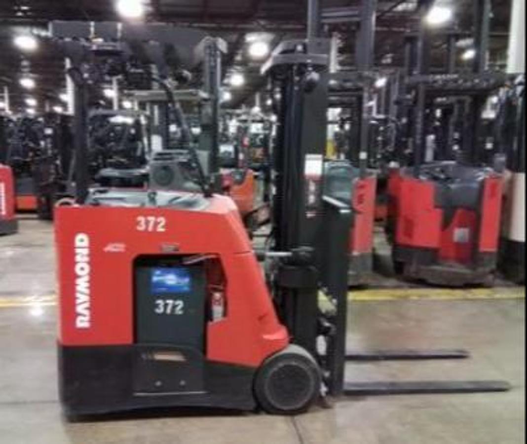 2018 Raymond 425-C35TT CSA docker forklift Brampton 3500 lb 203” triple mast side shift freezer-compatible export-certified