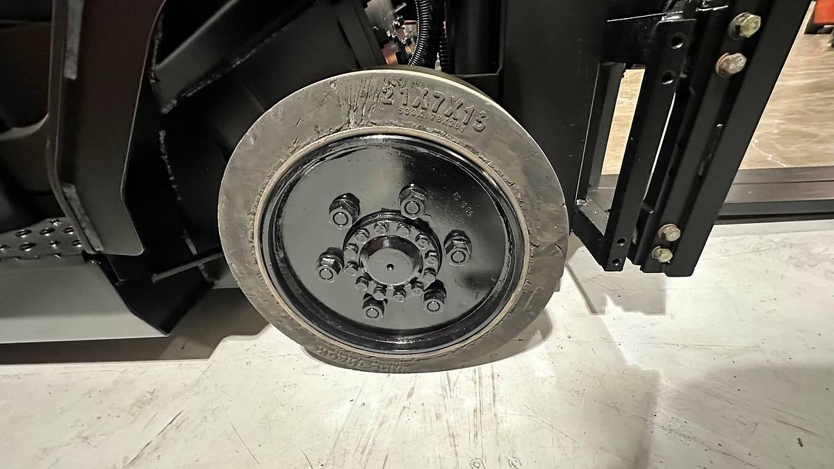 right  cushion drive tire showing wheel hub and CSA spec