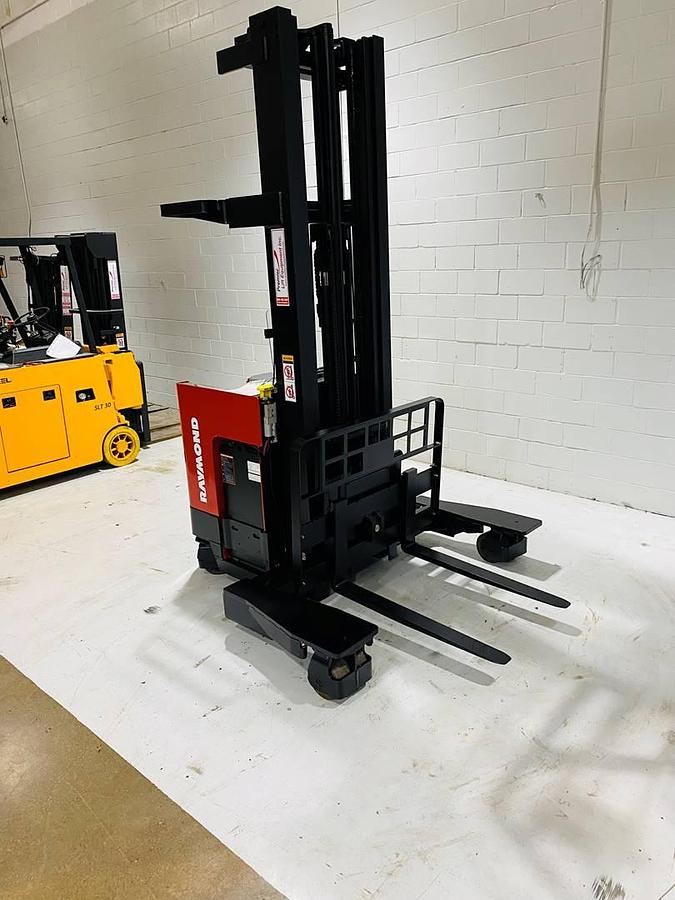 Raymond EASI‑4D‑R45TT 36V Electric Long Load Handler