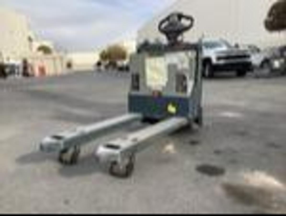 Toyota 8HBW23 – forward angle view – forks raised in low-lift position – battery-included electric walkie – Brampton ON