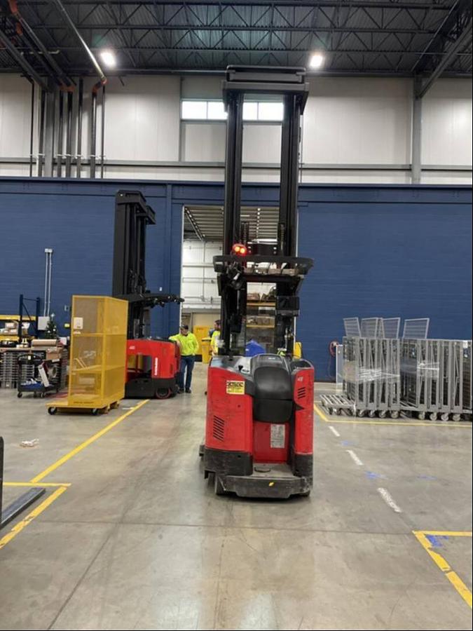 Sold-Raymond-752-DR32TT-CSA-Electric-Double-Reach-Truck-3,200lb-444”-Lift-BramptonON