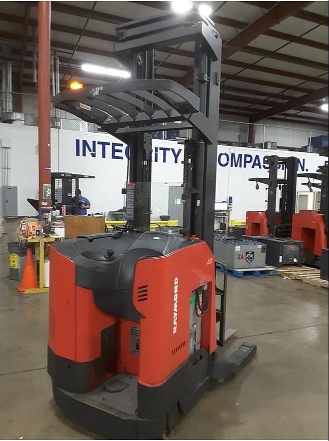 Refurbished SOLD – 2013 Raymond 750R45TT | CSA‑Certified Electric Narrow Aisle Reach Truck | 4,500 lb Capacity | Brampton ON