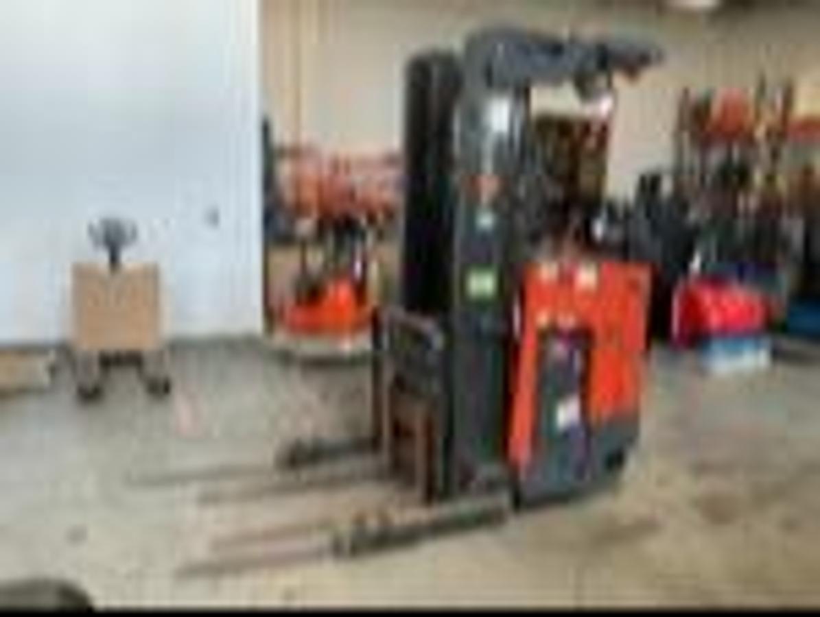 Toyota 9BRU18 CSA reach truck Brampton 3500 lb 211” lift |