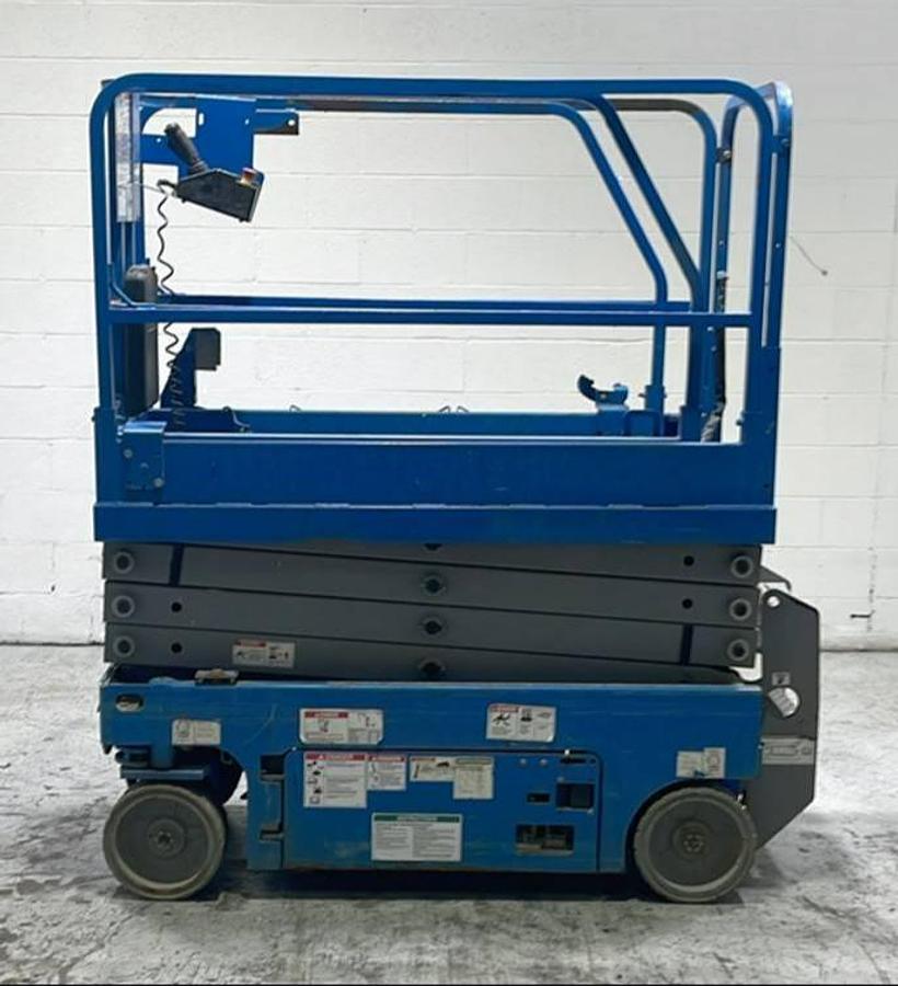 2018 Genie GS-1930 Electric Scissor Lift | 25’ Working Height | Narrow Slab | CSA Certified | Battery & Charger Included | Brampton ON | Export Ready