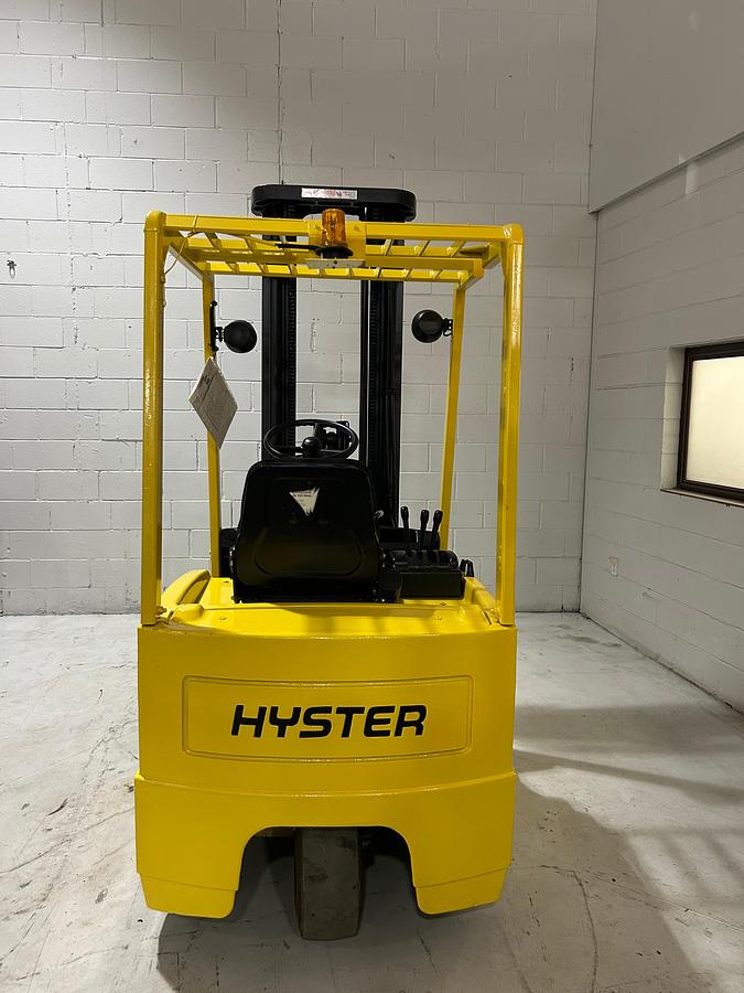 Hyster J30XMT – rear counterweight view – CSA certified – reconditioned electric forklift – Brampton ON