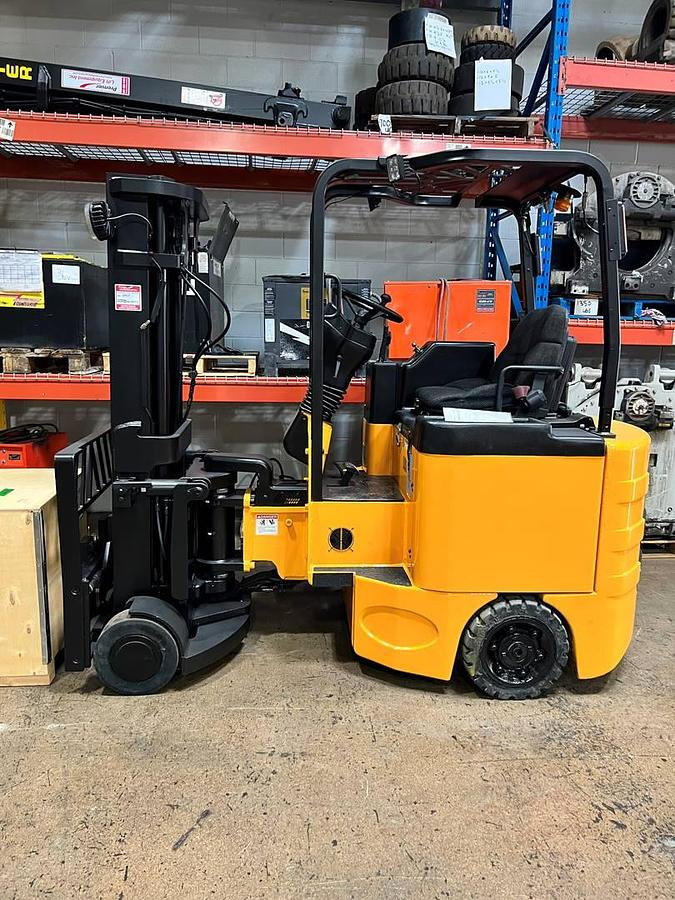 2015 Bendi B30/42AC CSA swing mast forklift Brampton 4000 lb 260” quad mast battery charger included export-certified VNA