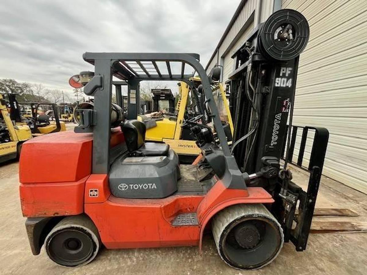 CSA-Certified 15,500 lb Toyota 7FGCU70 Propane Forklift with Triple Mast, Side Shift, and Cushion Tires Delivered to Brampton ON