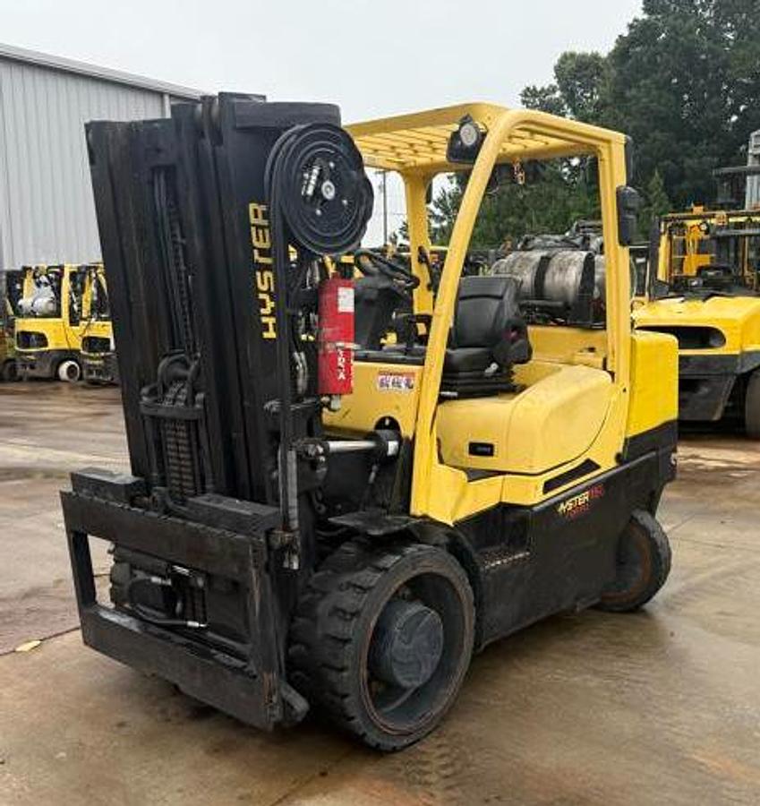 Hyster S155FT propane forklift – 15,500 lb capacity – triple mast 149” – side shift – CSA certified – cushion tire – Brampton ON