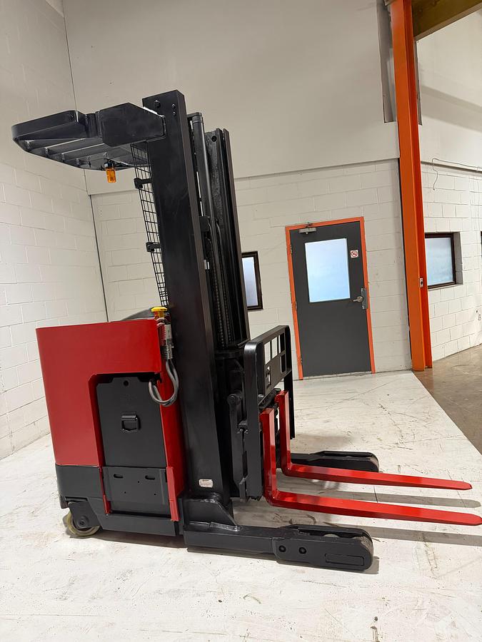 2006 Raymond EASIR40TT CSA Certified Single Reach Truck