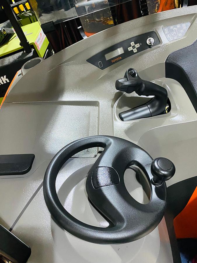 Operator steering wheel with Joystick control with side-stance operation