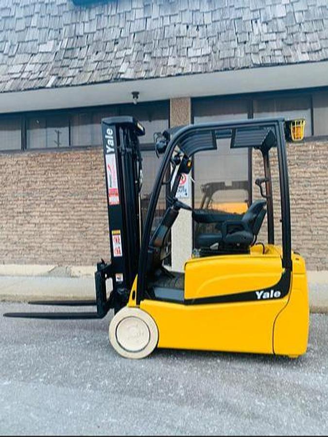 Yale ERP030VTN electric forklift CSA certified Mississauga |