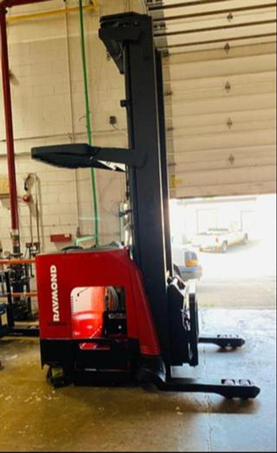 2017 Raymond 750-DR32TT CSA deep reach forklift Brampton 3200 lb 321” triple mast pantograph freezer-compatible export-certified