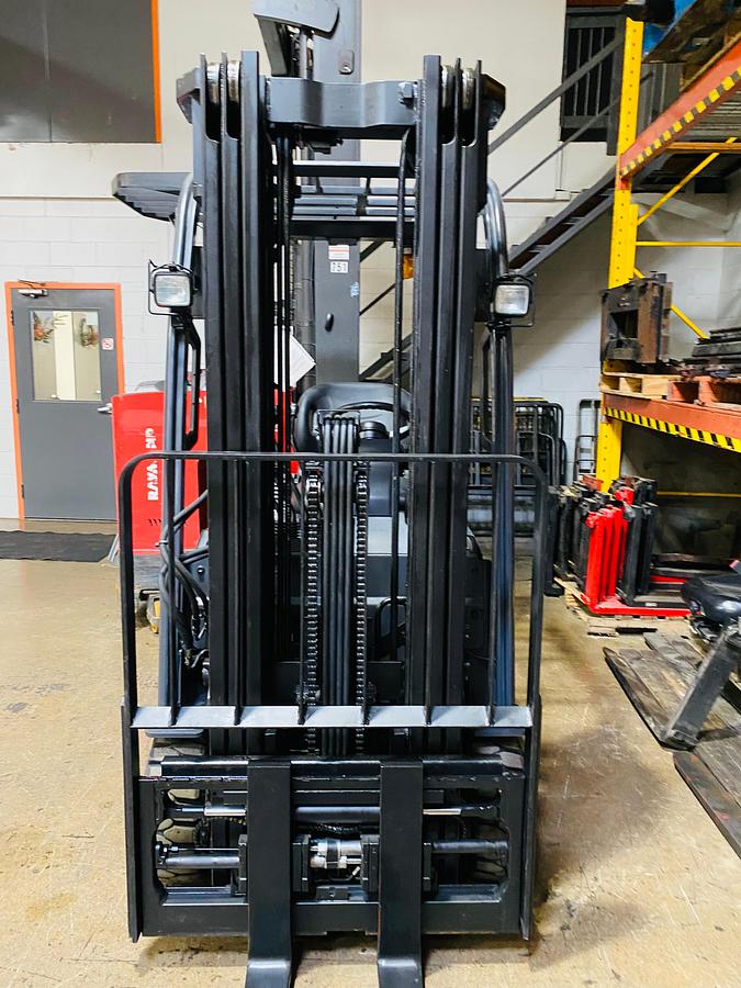 Toyota 8FBEH18U – 42” forks with load backrest – clamp-ready carriage – CSA certified – Brampton ON