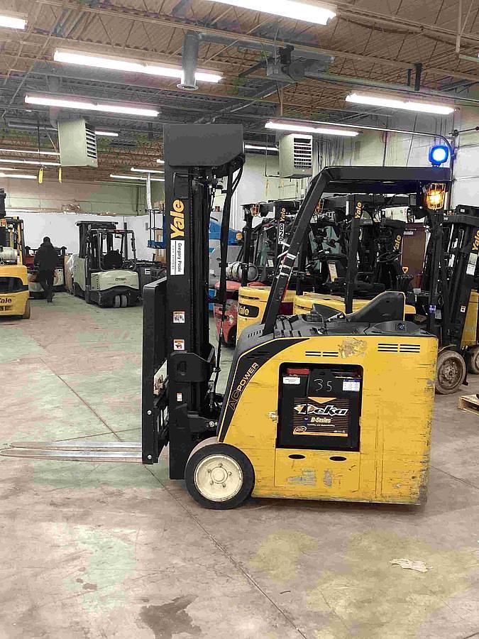 Refurbished Stand‑Up Docker Forklifts