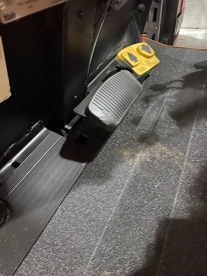 Yale ERC120HGN – operator floor view – hydraulic brake pedal and monotrol directional pedal – CSA-certified electric forklift – Brampton ON