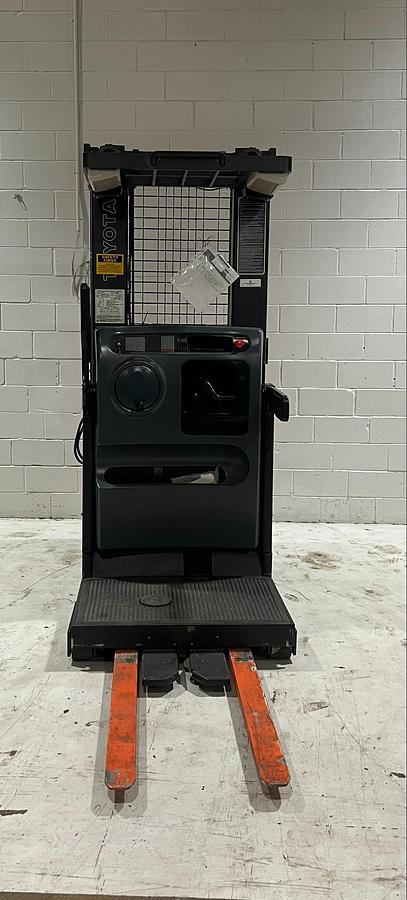 Front view of Budget Toyota 7BPUE15 order picker showing forks and 210” triple mast.