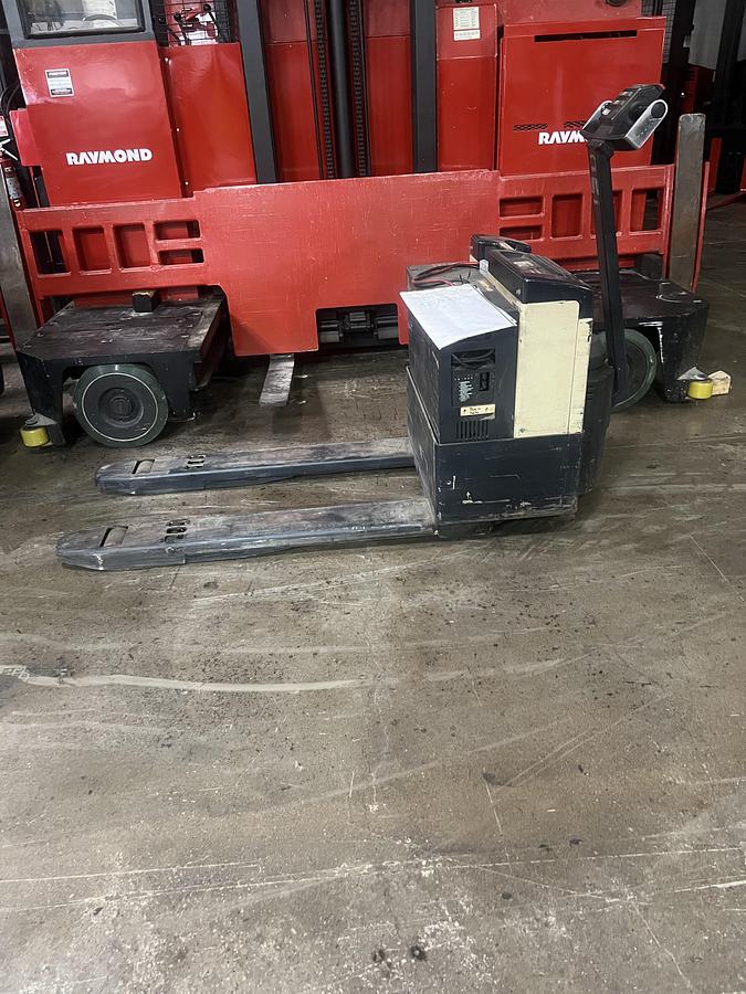 Refurbished Crown 40GPW-4-14 Walkie Pallet Jack – 4,000 lb | 27 x 48" Forks | CSA Certified | Brampton, ON