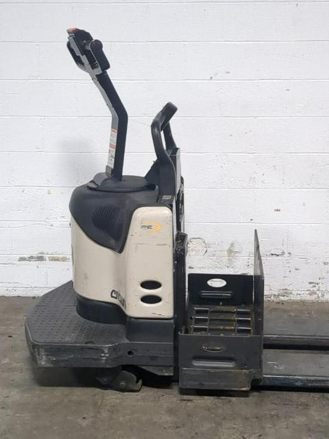 “2012 Crown PE4500‑80 side view – 96‑inch 