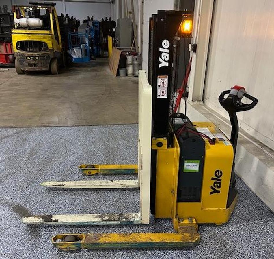 2019 Yale MSW025 Electric Walkie Stacker | Adjustable Baselegs | CSA Certified | Brampton ON | Export Ready