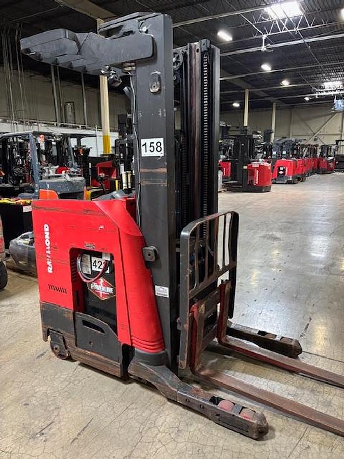 Opposite front view of Raymond 750-R35TT forklift – CSA-certified reach truck, narrow-aisle chassis, side shift, 216” lift, 36V electric drive – Premier Lift Equipment Brampton ON
