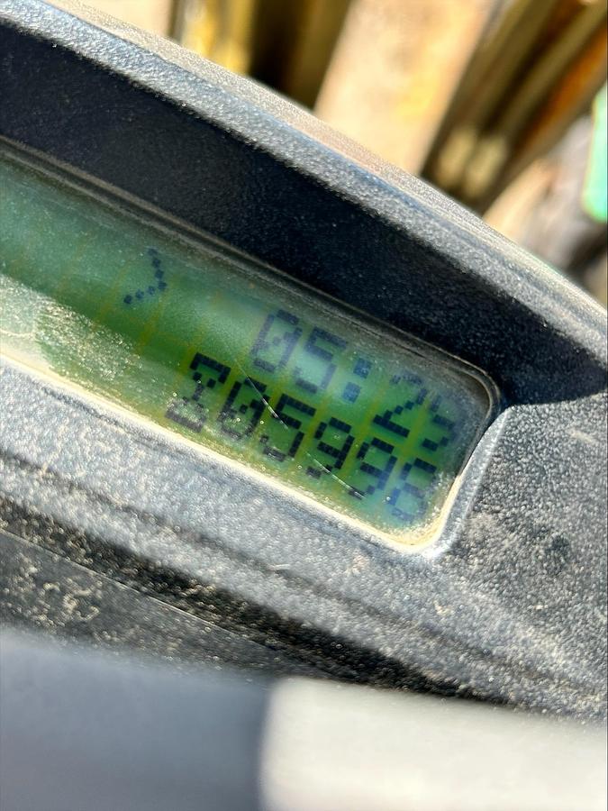 “Hyster H70FT forklift hour meter display – 5,997 operating hours, fleet‑maintained 7,000 lb LPG forklift – Brampton ON”