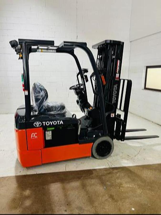 2022 Toyota 8FBE20U CSA electric forklift Brampton 4000 lb 189” triple mast side shift 3-wheel UL/EE rated freezer-compatible export-certified