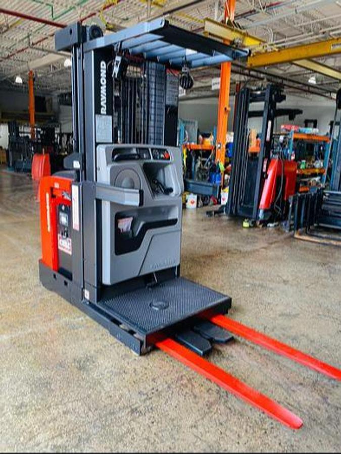 Raymond 550‑OPC30TT – Wire Guidance, Freezer‑Ready – CSA Order Picker – Rentals Available