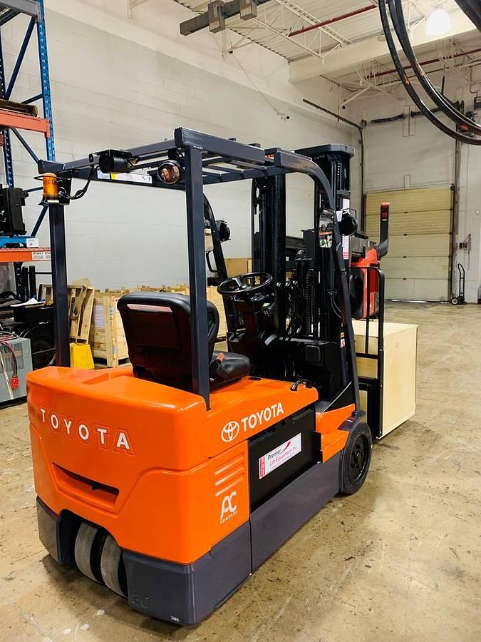 Toyota 7FBEU20 – rear counterweight side angle – CSA certified – electric forklift – Brampton ON