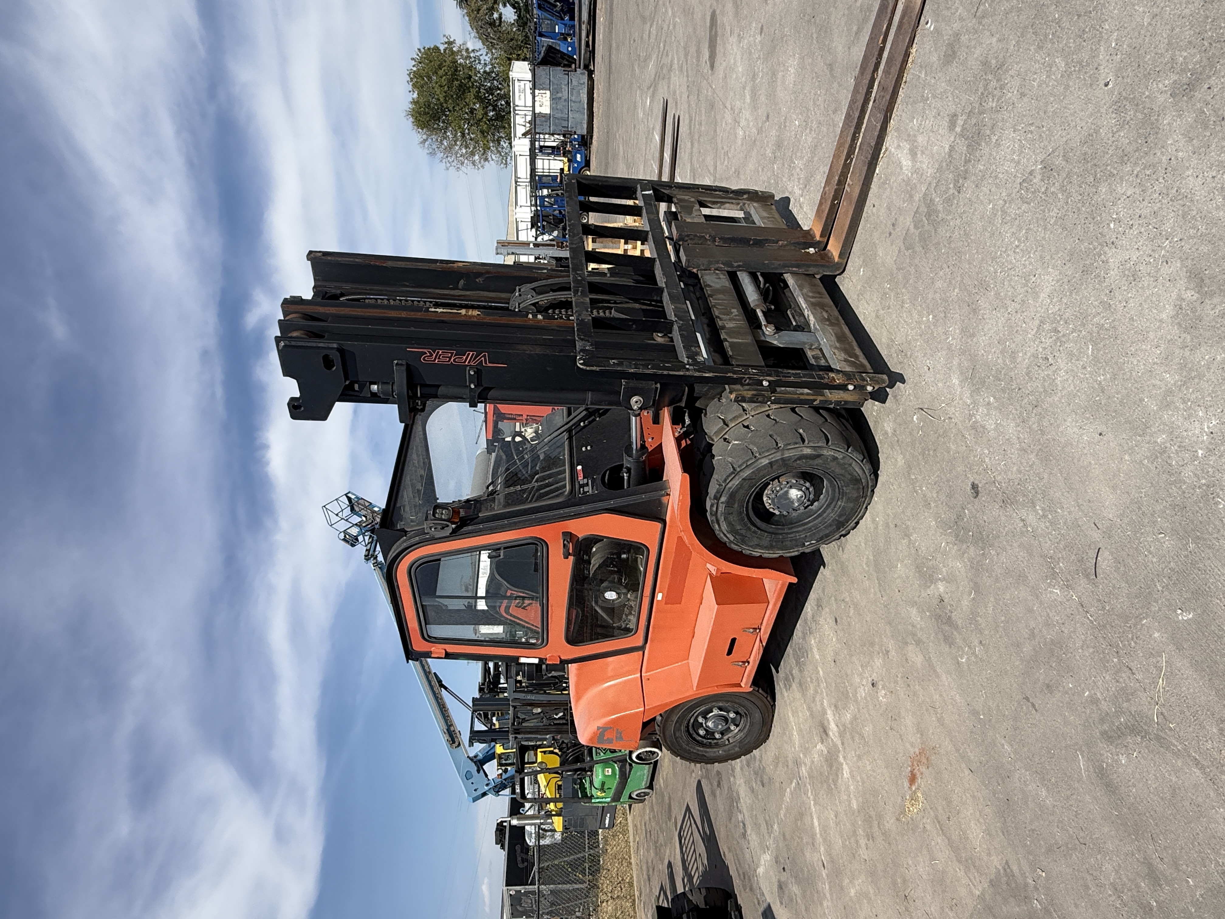 Refurbished 2022 Viper FD70 – CSA‑Certified Diesel Forklift | 15,000 lb Capacity | Full Cab | Brampton ON