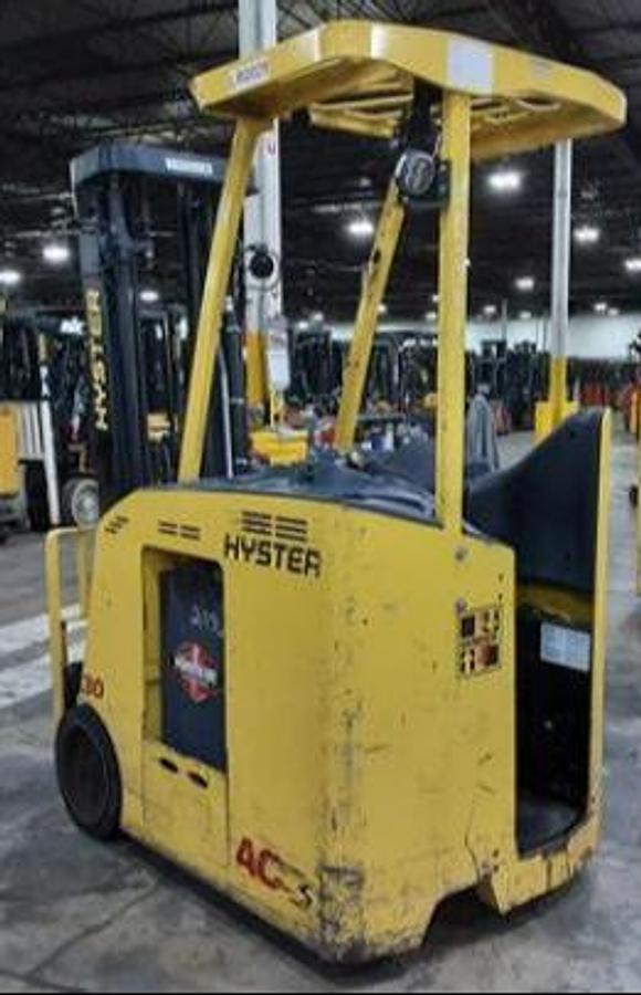 Opposite rear angle view of Hyster E30HSD3-16 forklift – 36V electric docker showing rear chassis, CSA tag, and ergonomic cab layout – Premier Lift Equipment Brampton ON