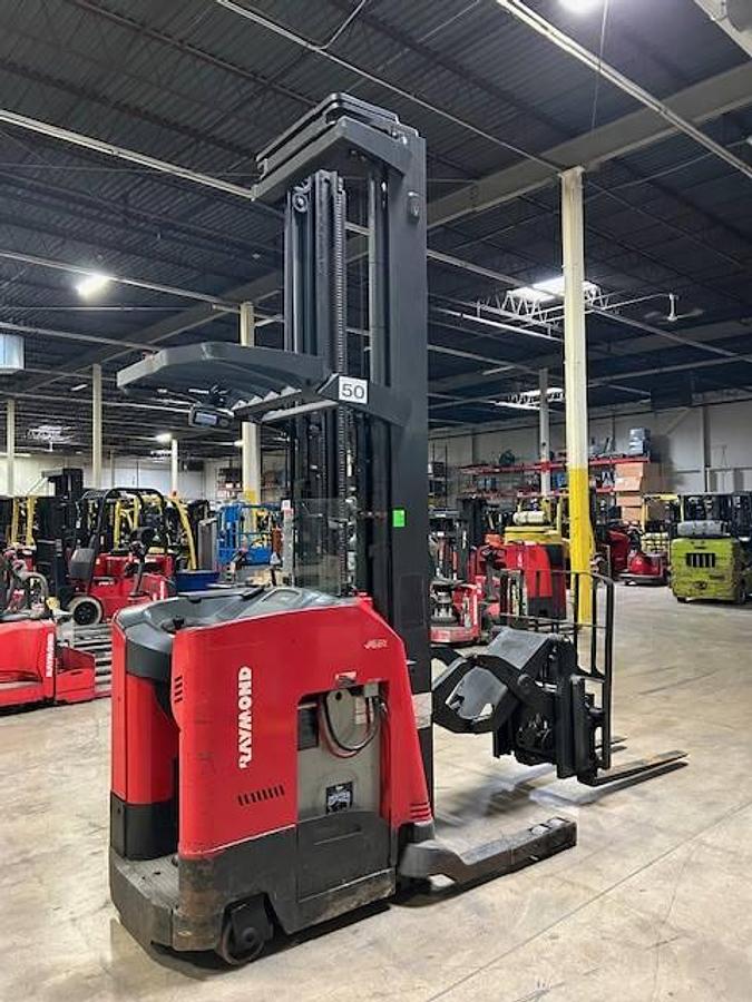 Opposite side view showing pantograph carriage and CSA-certified chassis