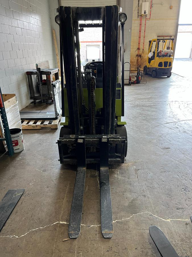 “Clark CC25 propane forklift front view – mast, forks, overhead guard, 6,000 lb cushion tire LPG forklift – Brampton ON”