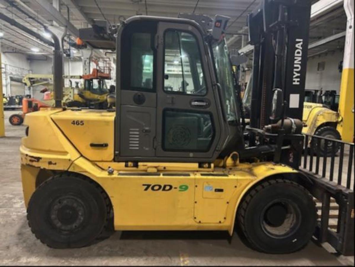 CSA-certified diesel forklift | 15,400 lb | Cascade brick handler | full cab | dual pneumatic tires | outdoor spec | Premier Lift Brampton ON