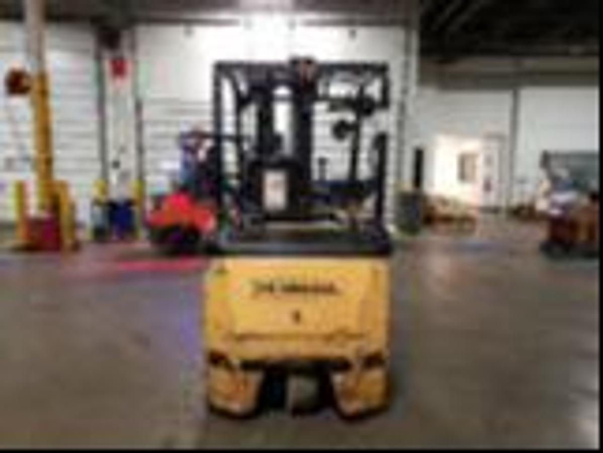Drexel SLT35AC – rear view – counterweight, battery compartment, CSA/UL decals – swing mast electric VNA forklift – Brampton ON