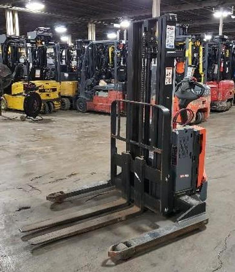 Toyota 8BWS13 2,000 lb Walkie Stacker 104” Mast