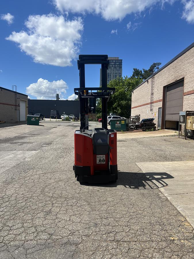 Refurbished Raymond 740-R45TT | 4,500 lb | 280" Triple Mast