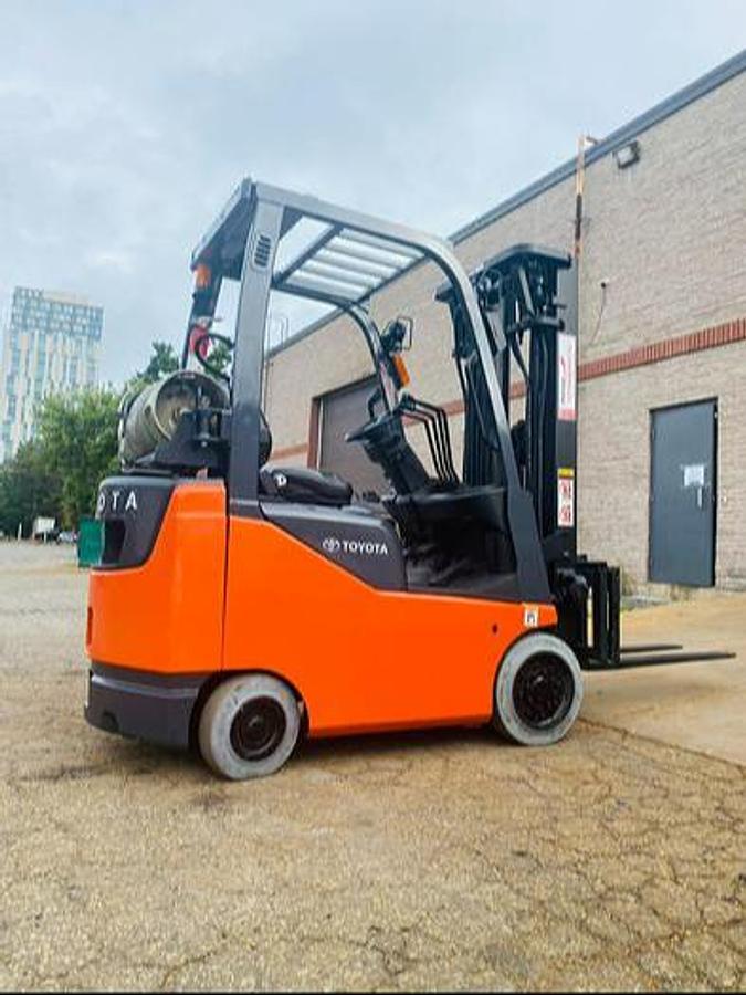 2020 Toyota 8FGCU15 CSA propane forklift Brampton 3000 lb 189” triple mast side shift cushion tires clamp-ready UL/EE fire-safe export-certified