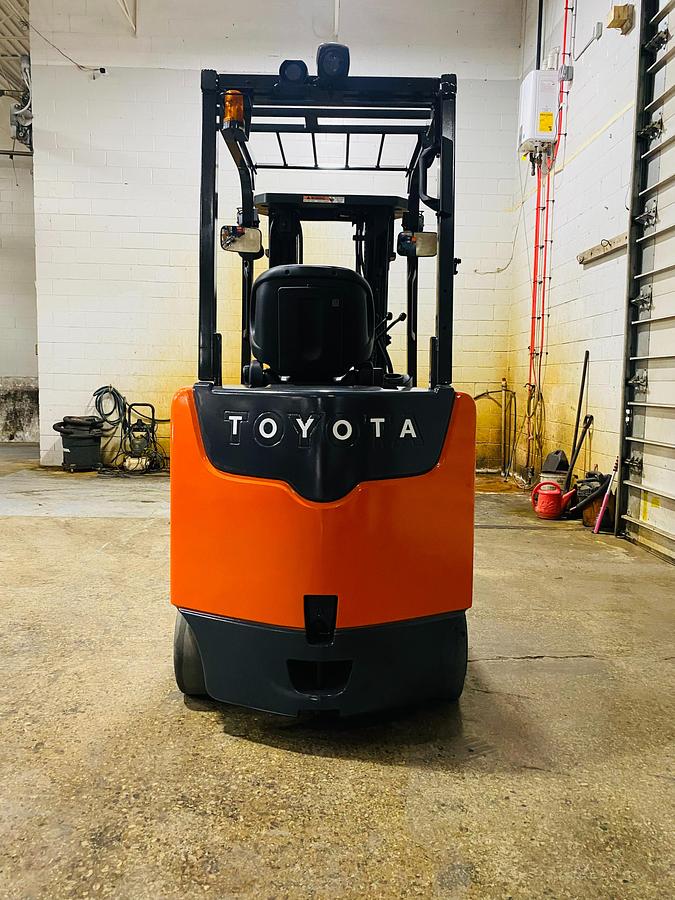 Toyota 8FBCU32 – direct rear view – counterweight, EE-rated labeling, and cushion tires – CSA-certified clamp-ready electric forklift – Brampton ON