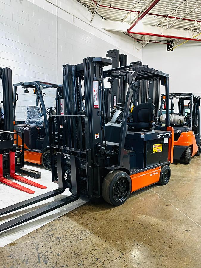 2020 Toyota 8FBCU32 electric forklift — front angle view