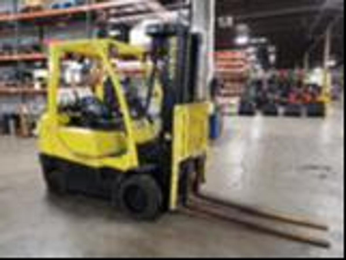 Hyster S60FT – full side profile – quad mast, cushion tires, and propane tank mount – CSA propane forklift – Brampton ON