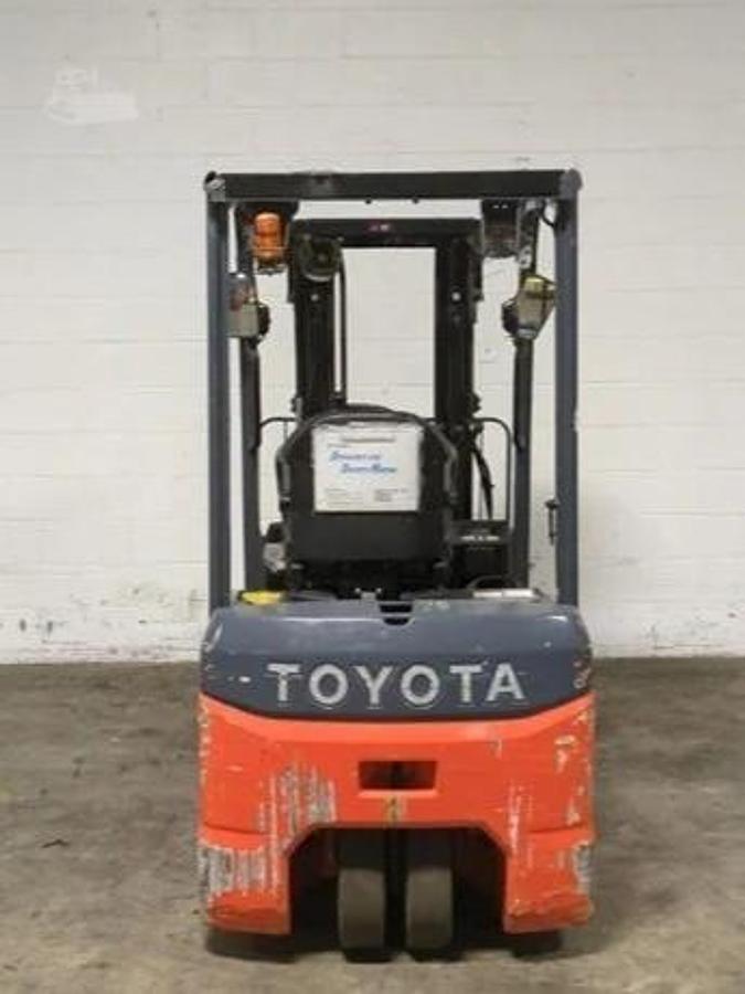 Toyota 8FBES15U – rear counterweight view – CSA certified – reconditioned electric forklift – Brampton ON