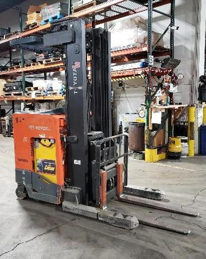 Opposite rear angle of 2020 Toyota 9BDRU15 highlighting reach assembly and chassis design