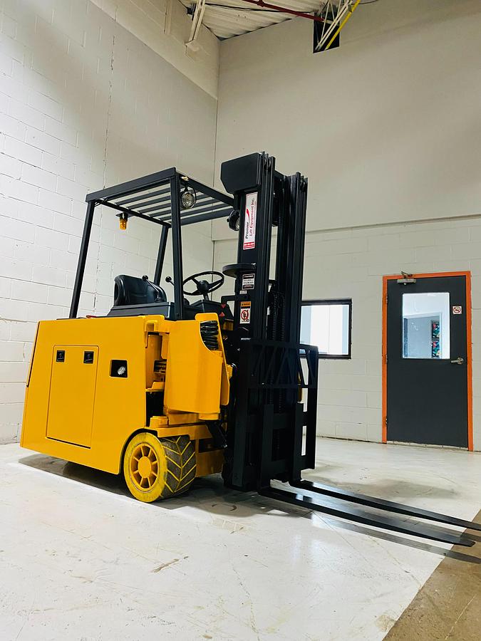 Drexel SLT22 – front angle view – triple mast, swing turret, cushion tires – CSA electric VNA forklift – Brampton ON