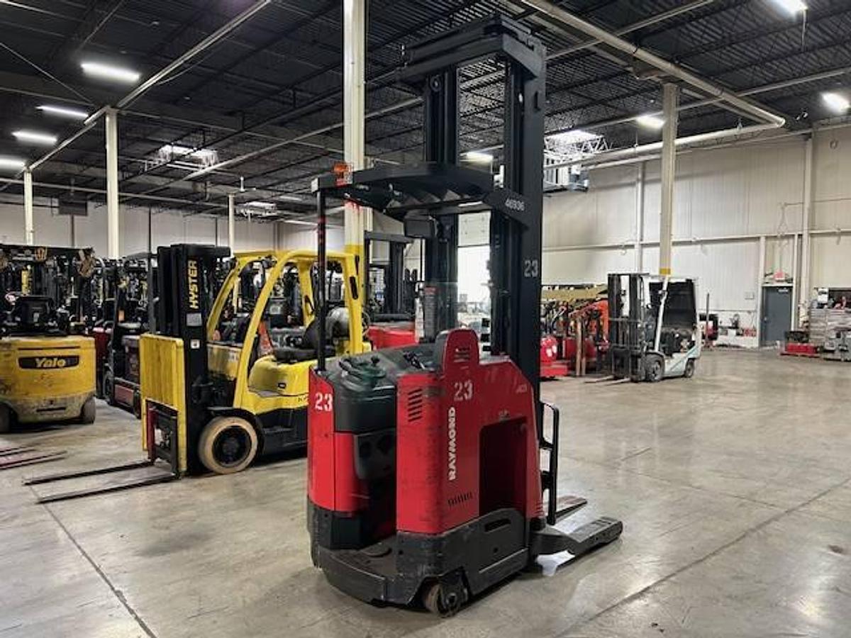 Back angled side view showing counterweight and rear lights