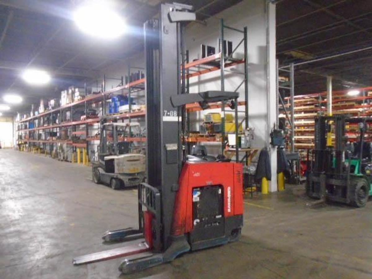 Raymond 750R45TT single reach truck with 240” mast and CSA certification deployed in Brampton for high-reach warehouse operations