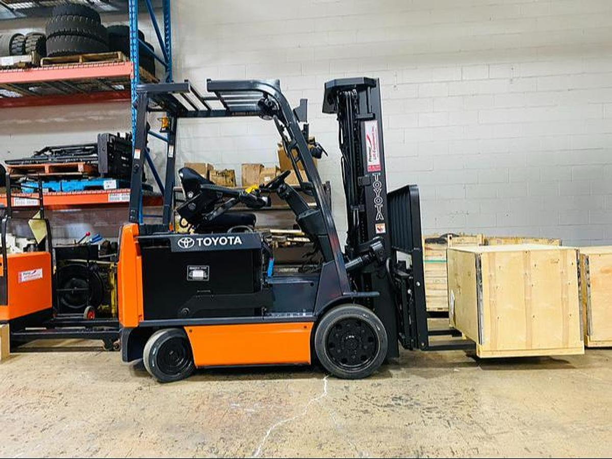 Toyota 8FBCU32 CSA electric forklift Brampton 6500 lb 187” triple mast clamp-ready side shift 48V battery extra indoor export