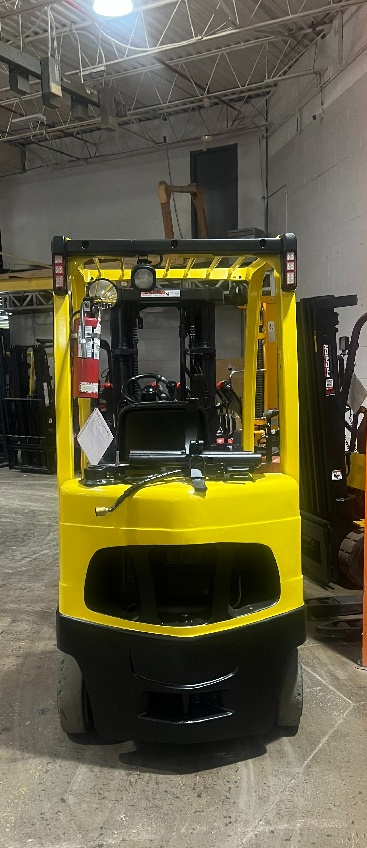 Back View: Counterweight and chassis of Budget Hyster S50FT.
