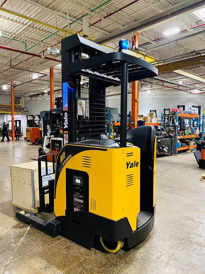 CSA Reach Truck – 2017 Yale NDR035EB | 3,500 lb | 287” Triple Mast | Pantograph Arm | Freezer-Ready | Export Certified | Brampton ON